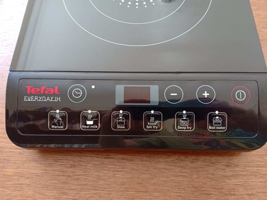 The controls of the Tefal IH201840 Everyday Induction Hob are easy to use