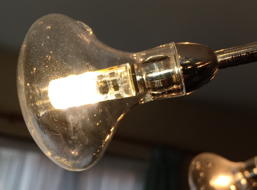 The G4 LED bulb lit up