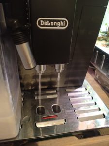 Cleaning the De Longhi Eletta before powering off