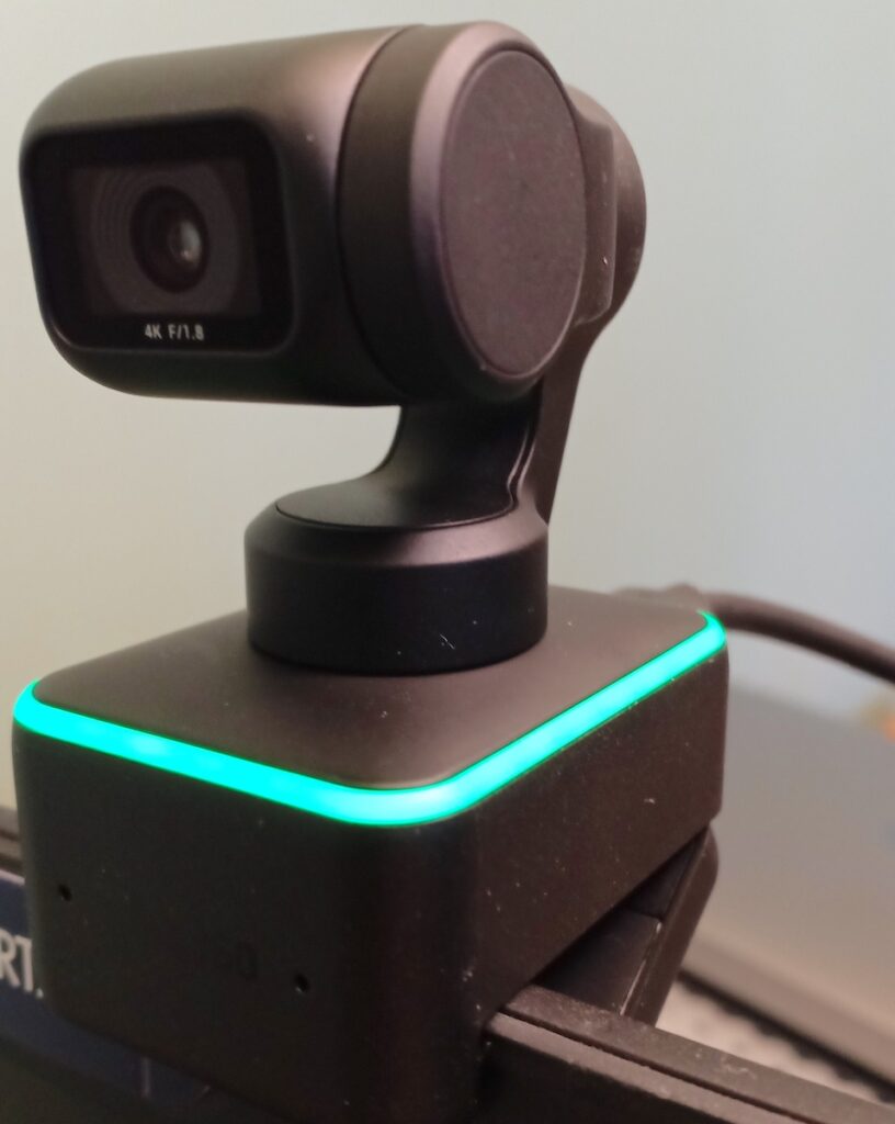 The Insta360 Link has a green light when on