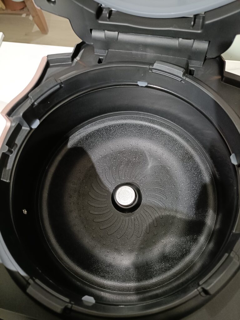 Bowl connection point at the bottom