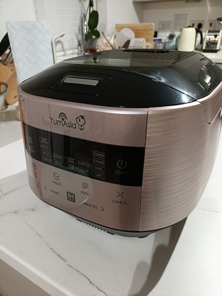 Yum Asia Bamboo Rice Cooker in Champagne Rose colour