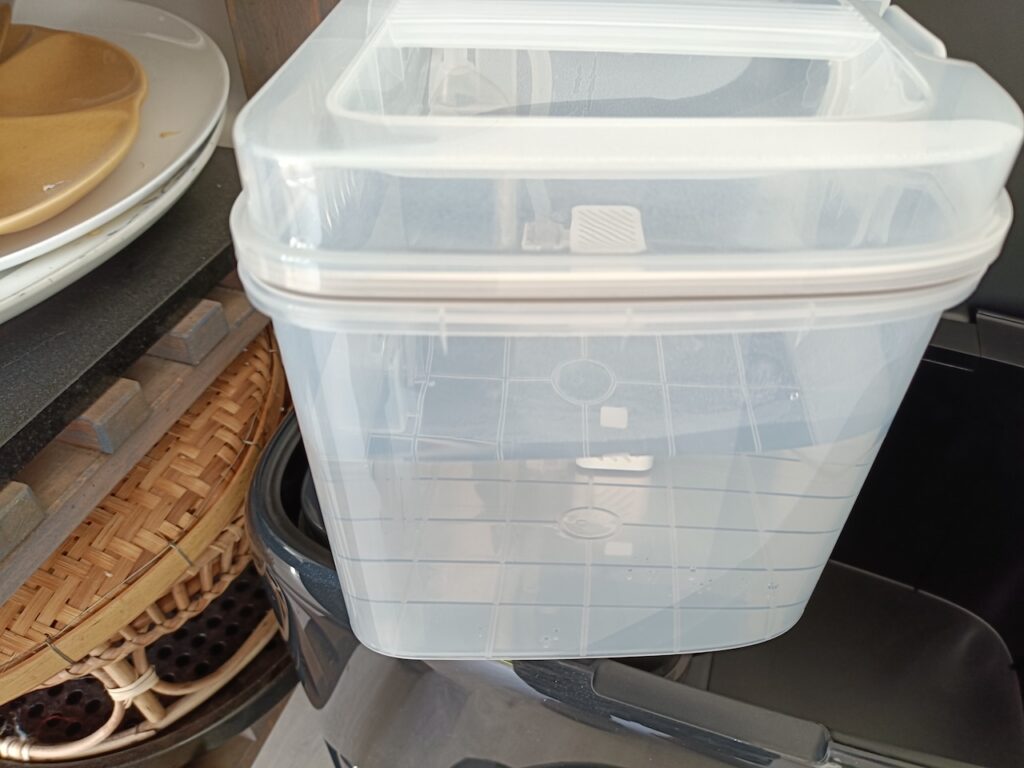 Clean water tank
